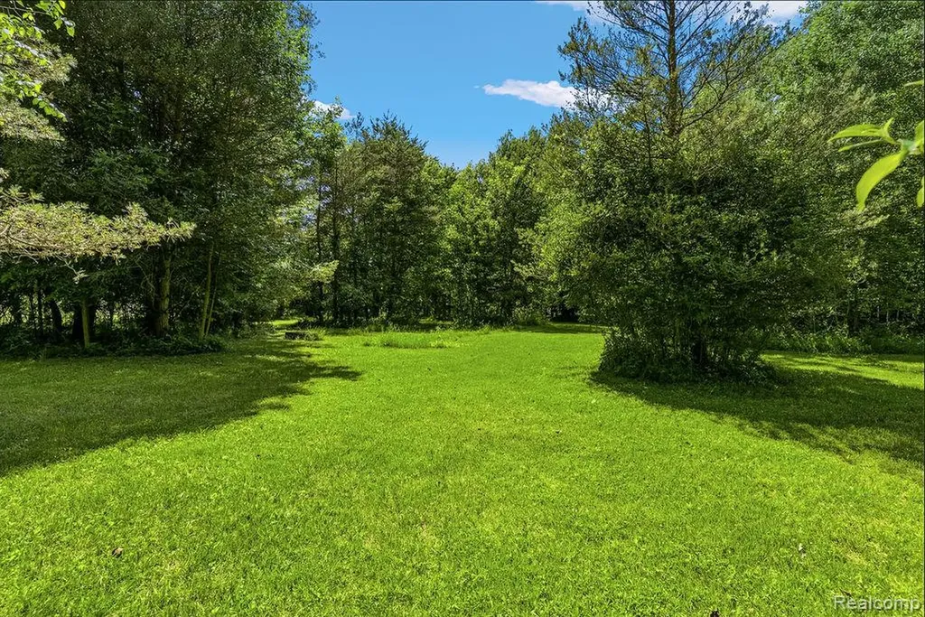 6256 Turner Road Flushing Charter Township MI 48433