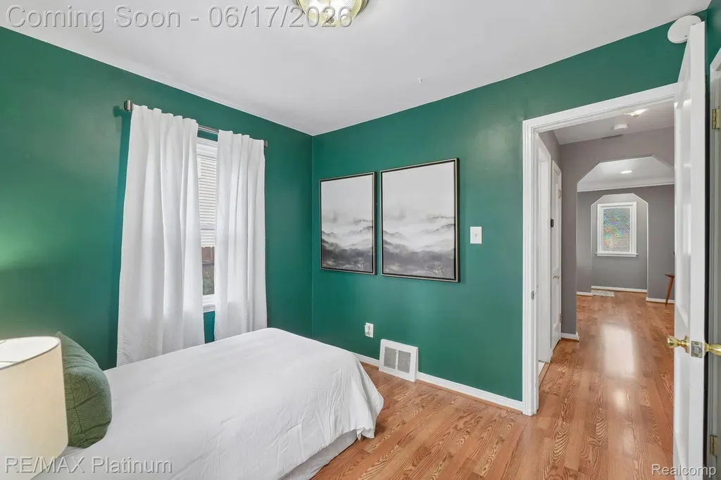 56 Charlevoix Street Clawson City MI 48017