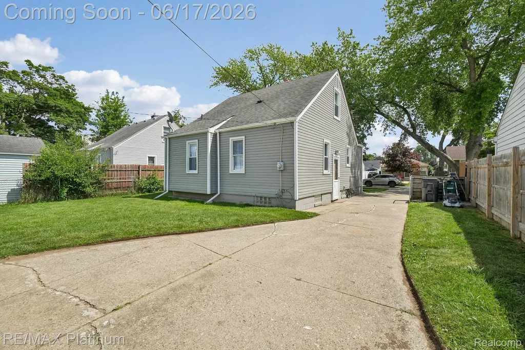 56 Charlevoix Street Clawson City MI 48017