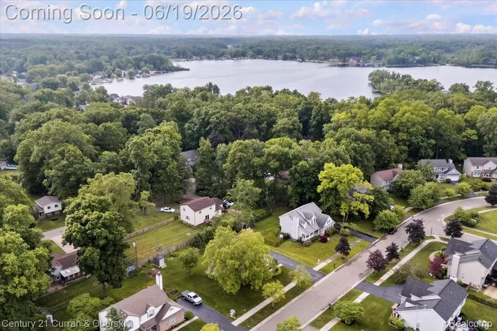 4630 Commerce Woods Drive Commerce Charter Township MI 48382