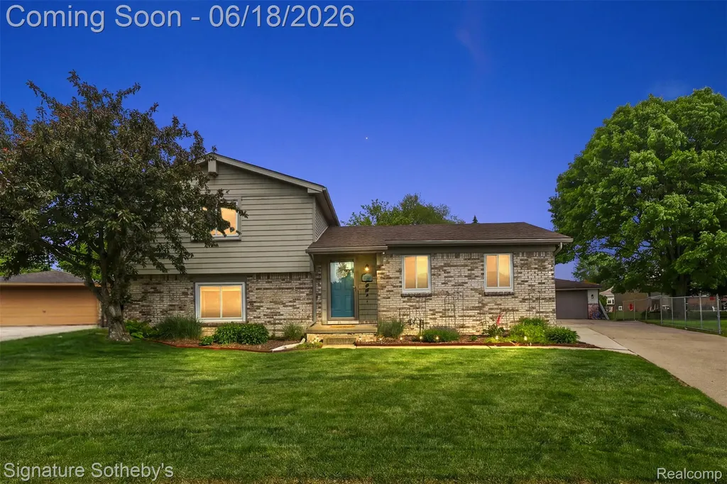 17858 Loranger Street Clinton Charter Township MI 48038