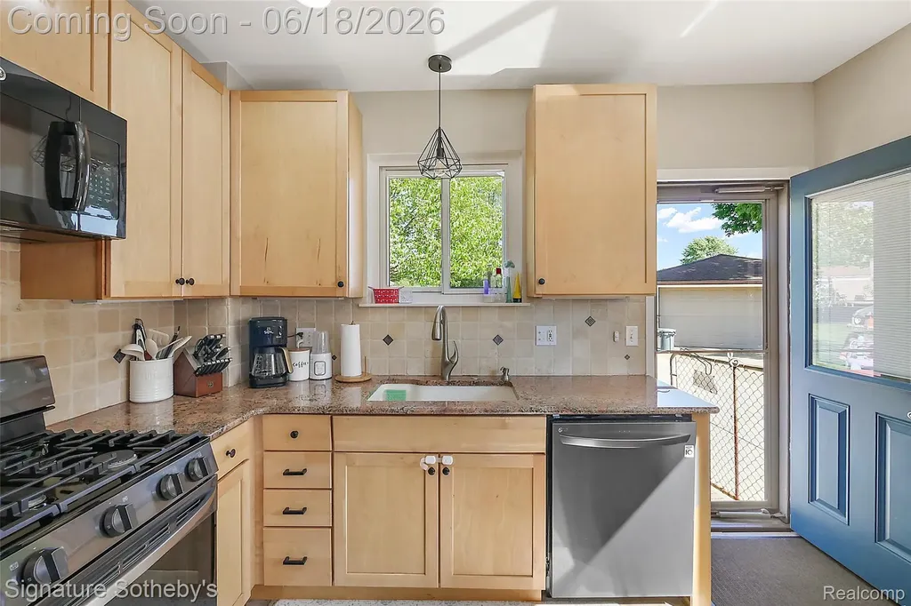 17858 Loranger Street Clinton Charter Township MI 48038