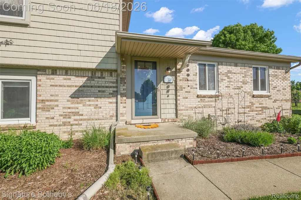 17858 Loranger Street Clinton Charter Township MI 48038