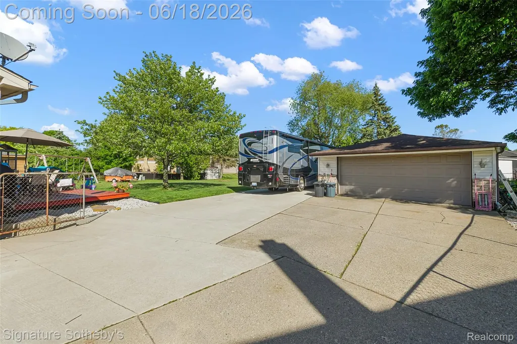 17858 Loranger Street Clinton Charter Township MI 48038