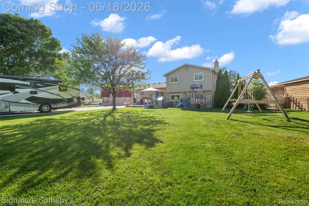 17858 Loranger Street Clinton Charter Township MI 48038