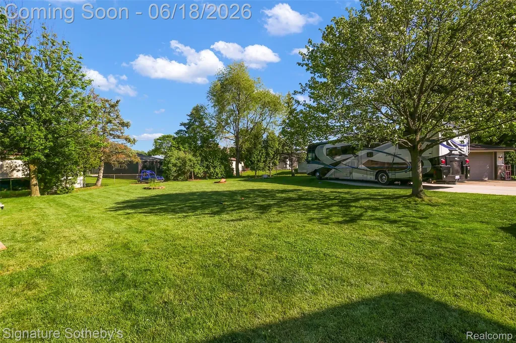 17858 Loranger Street Clinton Charter Township MI 48038