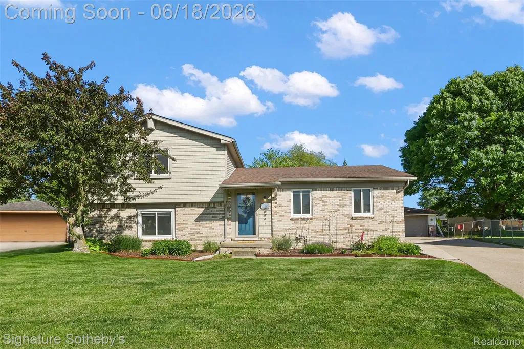 17858 Loranger Street Clinton Charter Township MI 48038