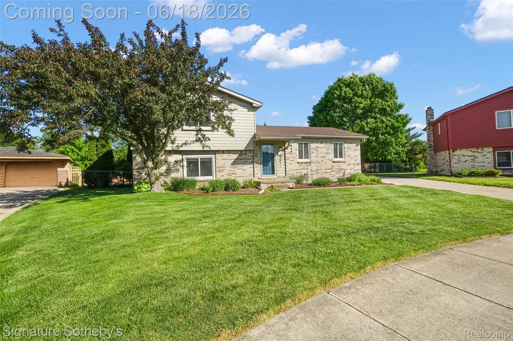 17858 Loranger Street Clinton Charter Township MI 48038