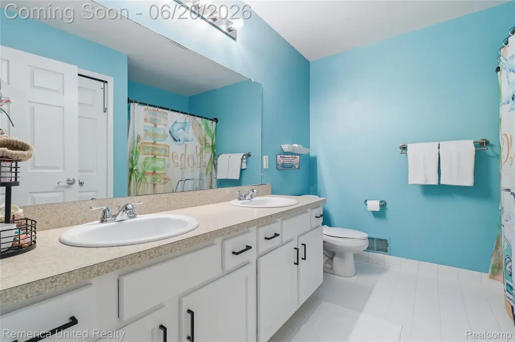 1842 Autumn Glen Drive Hartland Township MI 48843
