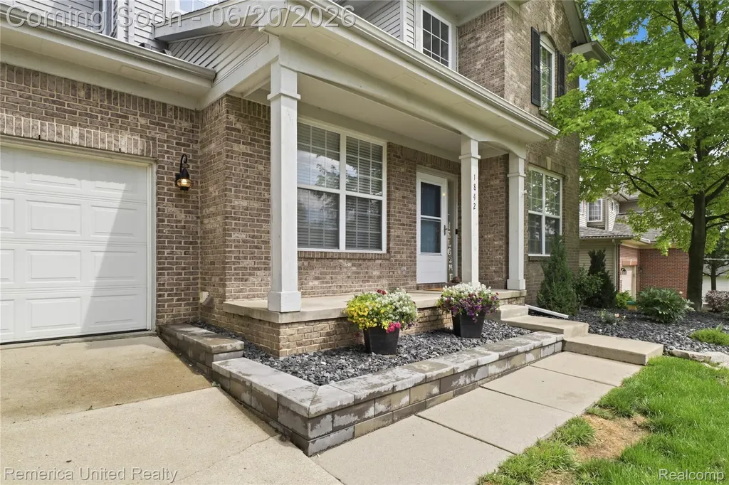 1842 Autumn Glen Drive Hartland Township MI 48843