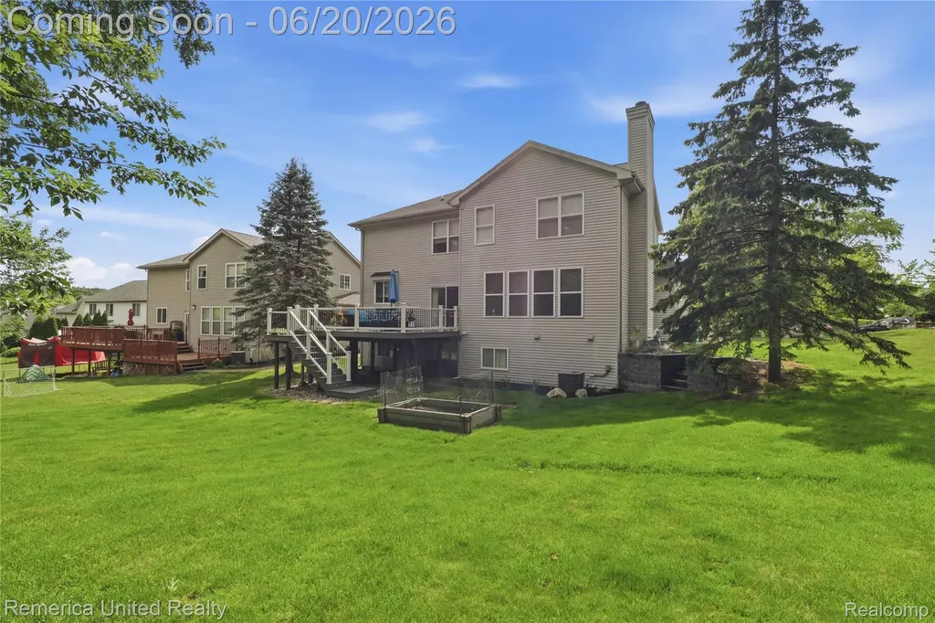 1842 Autumn Glen Drive Hartland Township MI 48843
