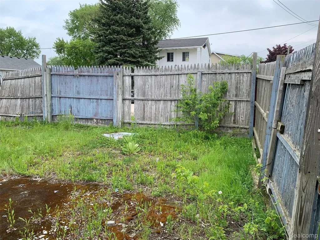 321 17th Street Port Huron City MI 48060