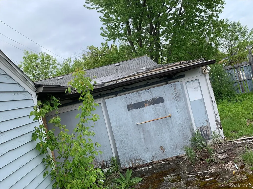 321 17th Street Port Huron City MI 48060