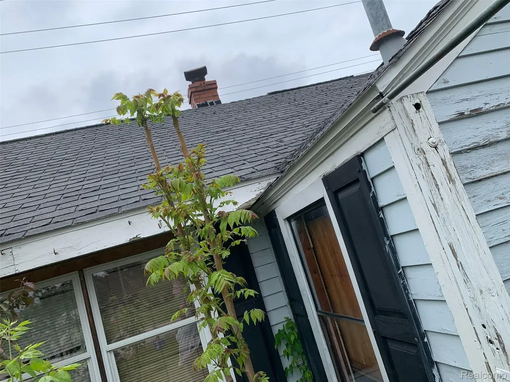 321 17th Street Port Huron City MI 48060