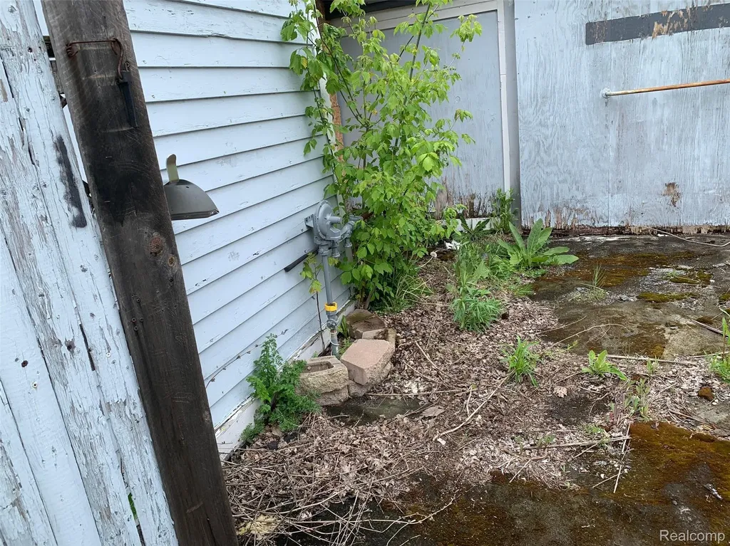 321 17th Street Port Huron City MI 48060