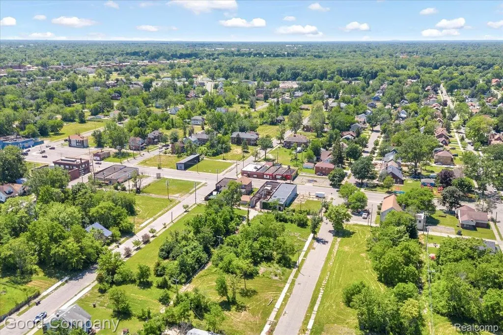 60 E Greendale Detroit City MI 48203