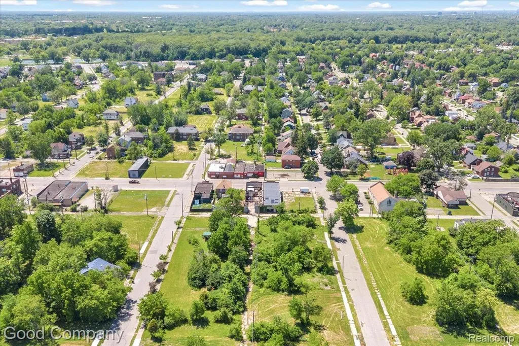 60 E Greendale Detroit City MI 48203