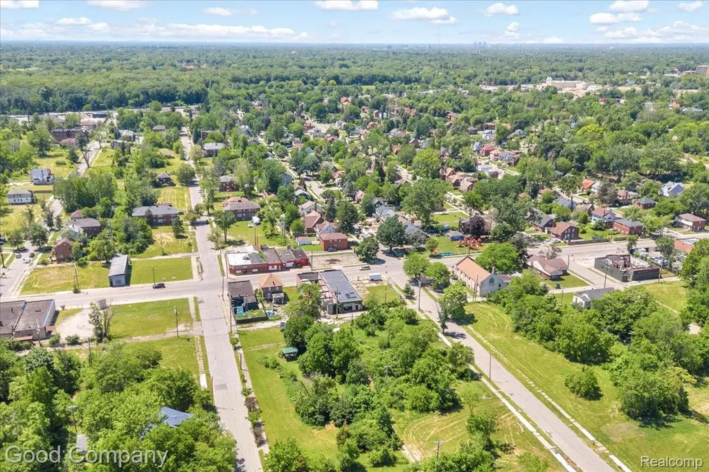 60 E Greendale Detroit City MI 48203