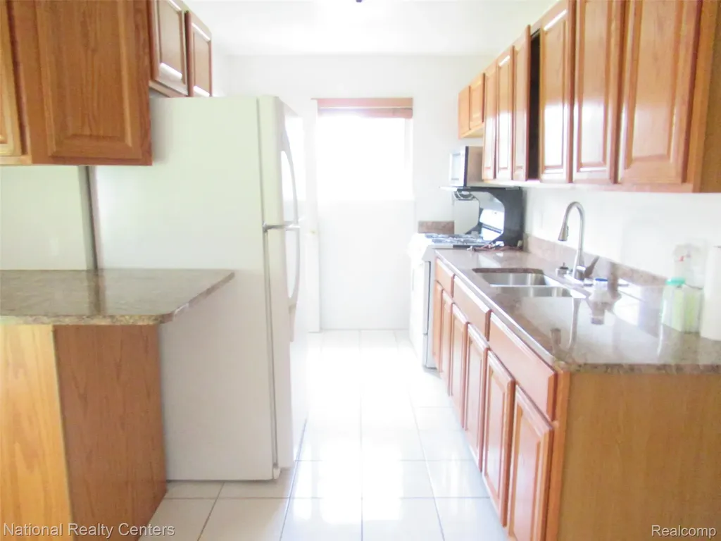 2687 Wilshire Street Westland City MI 48186
