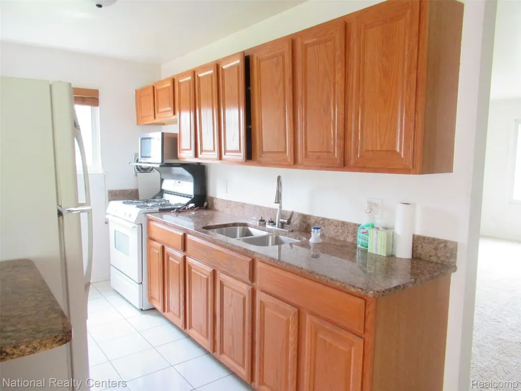 2687 Wilshire Street Westland City MI 48186