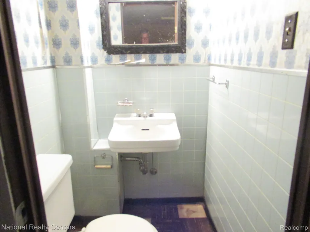 2687 Wilshire Street Westland City MI 48186