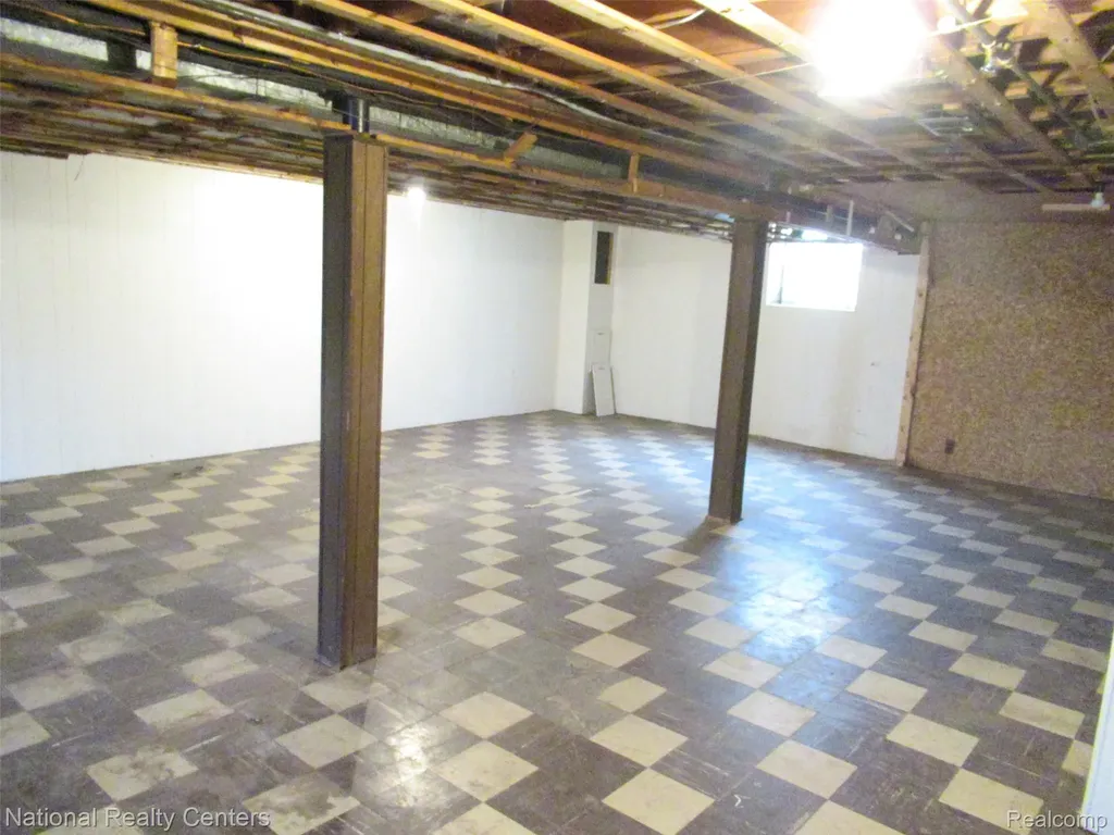 2687 Wilshire Street Westland City MI 48186