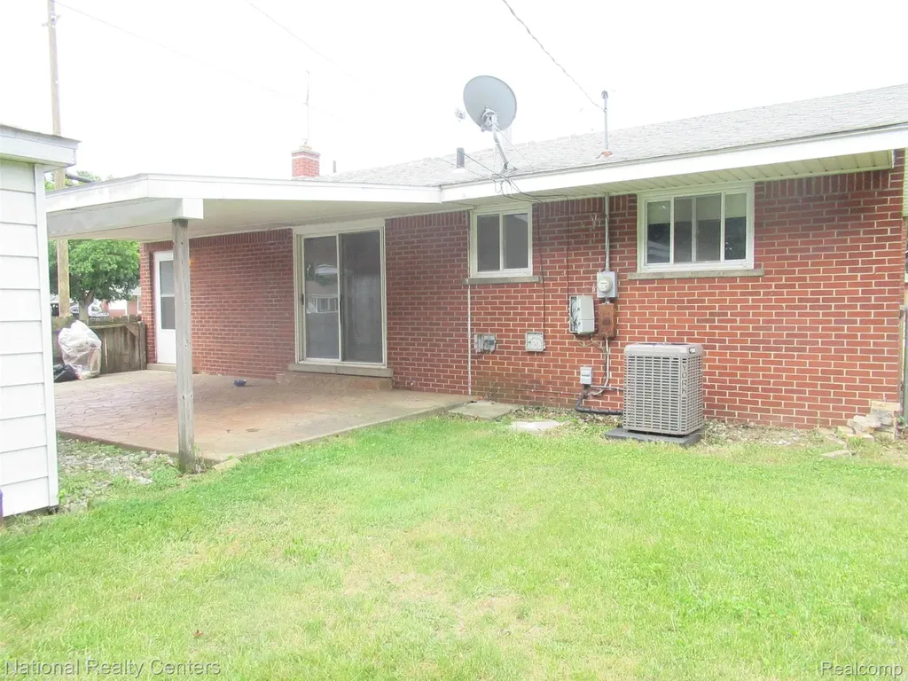 2687 Wilshire Street Westland City MI 48186