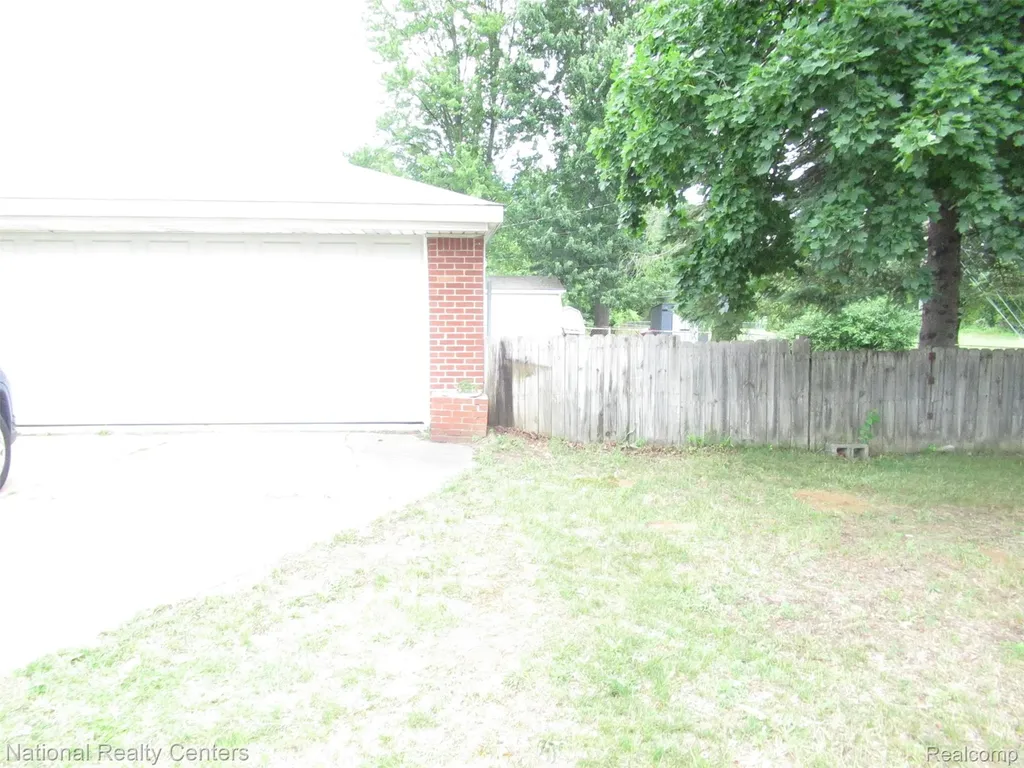 2687 Wilshire Street Westland City MI 48186