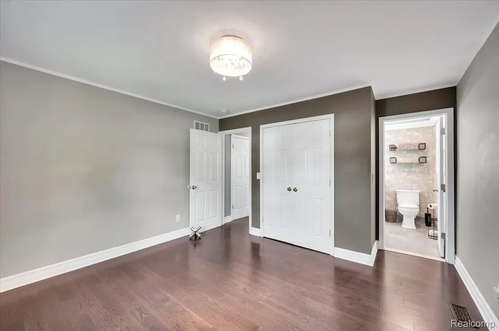 18924 Melvin Avenue Livonia City MI 48152