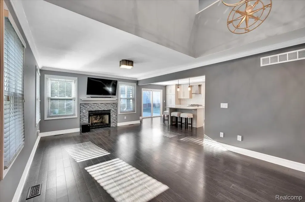 18924 Melvin Avenue Livonia City MI 48152