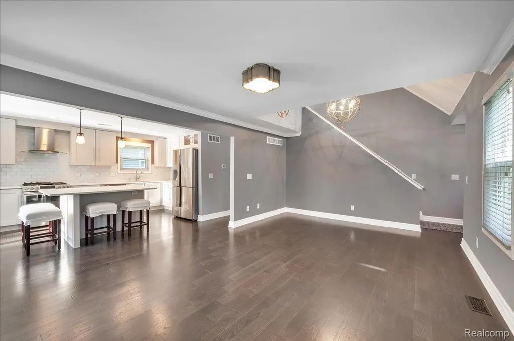 18924 Melvin Avenue Livonia City MI 48152