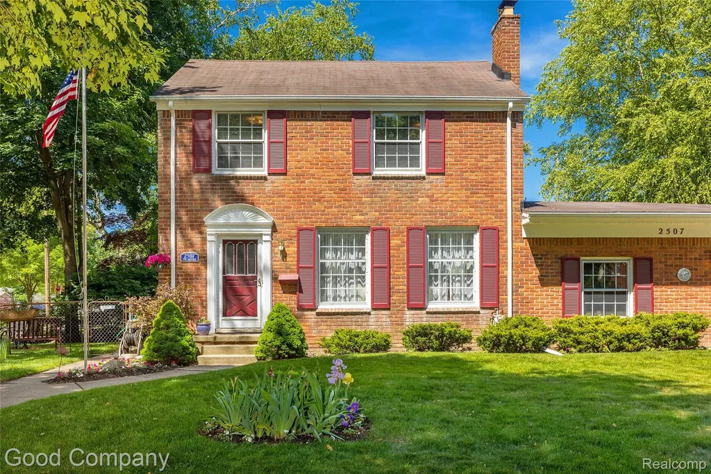 2507 N Washington Avenue Royal Oak City MI 48073