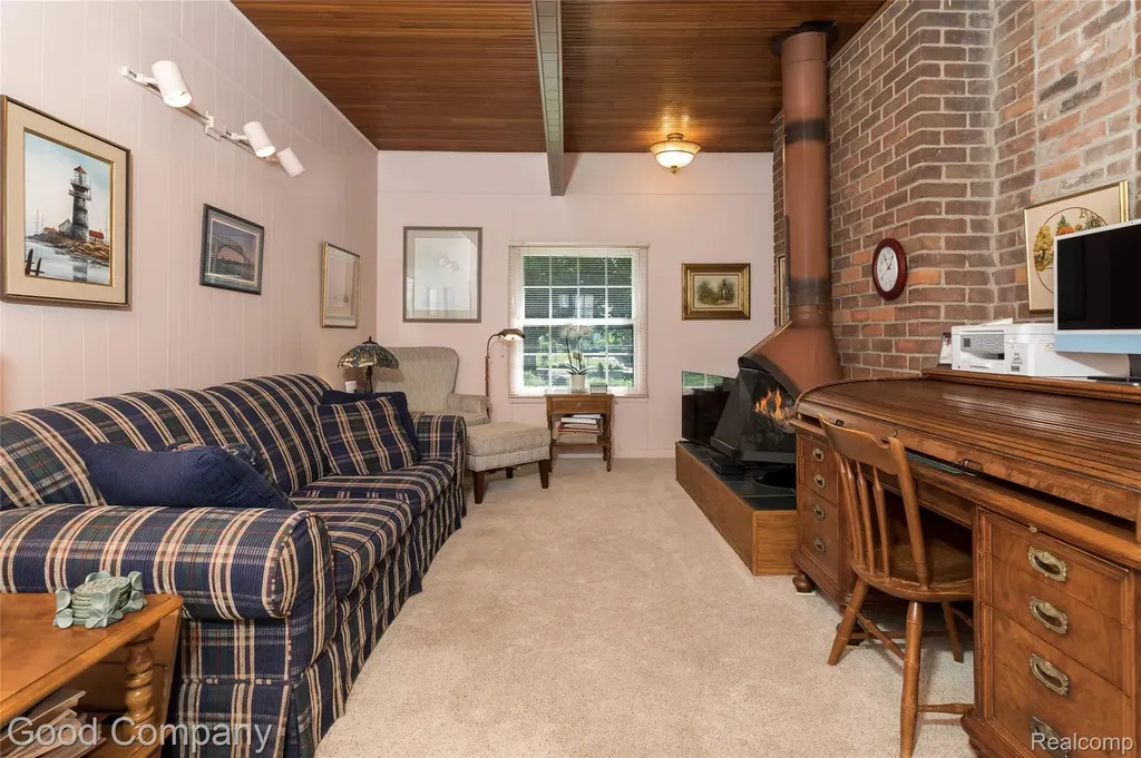 2507 N Washington Avenue Royal Oak City MI 48073