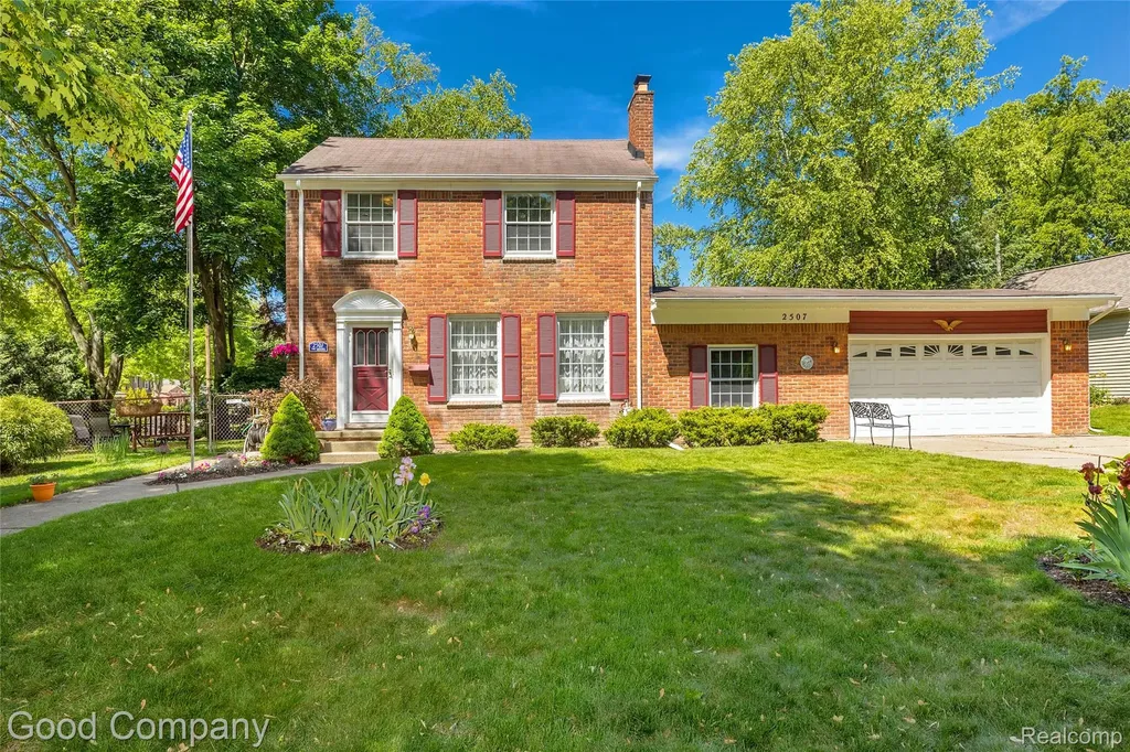 2507 N Washington Avenue Royal Oak City MI 48073