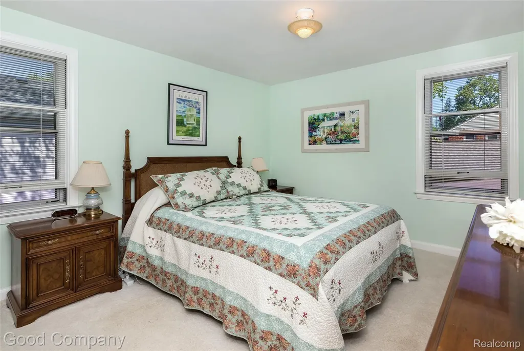 2507 N Washington Avenue Royal Oak City MI 48073