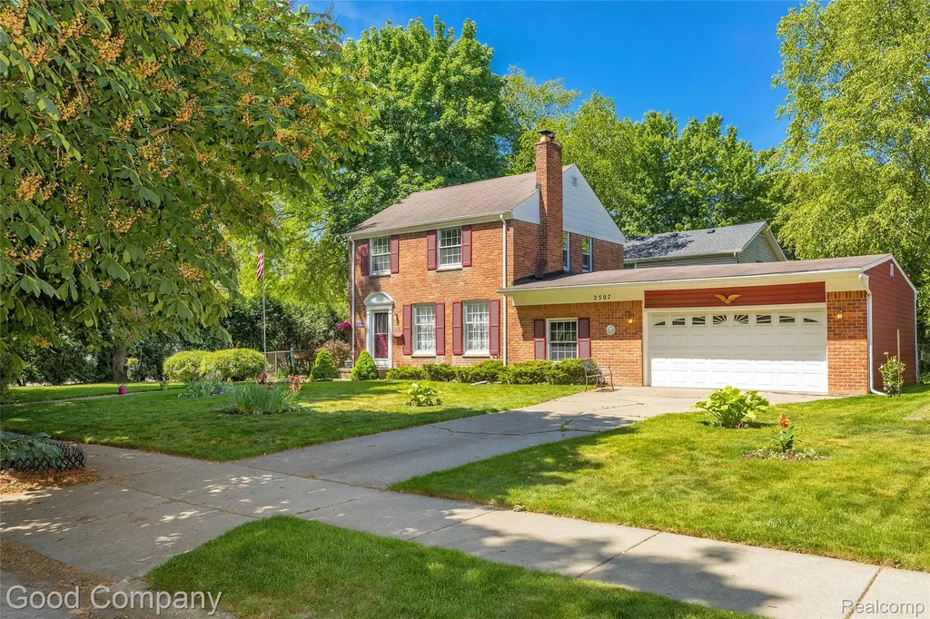 2507 N Washington Avenue Royal Oak City MI 48073