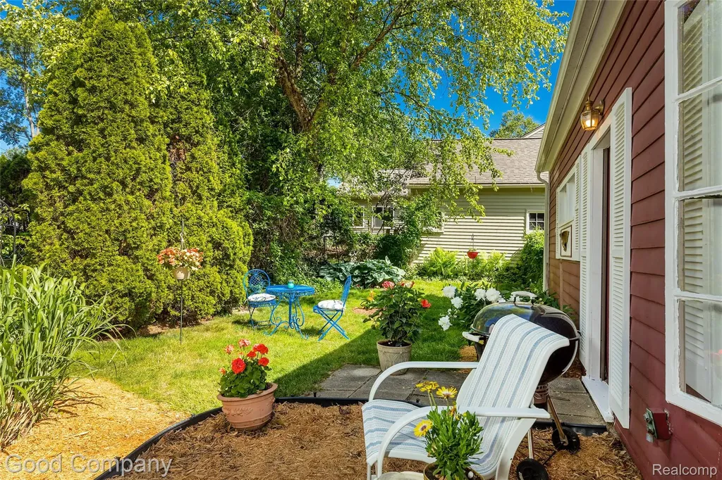 2507 N Washington Avenue Royal Oak City MI 48073