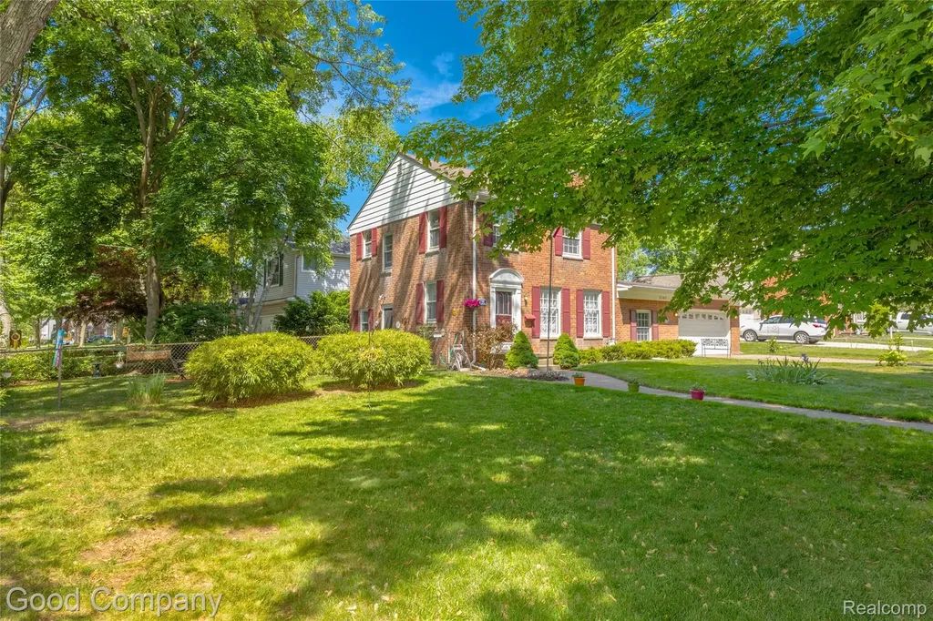 2507 N Washington Avenue Royal Oak City MI 48073