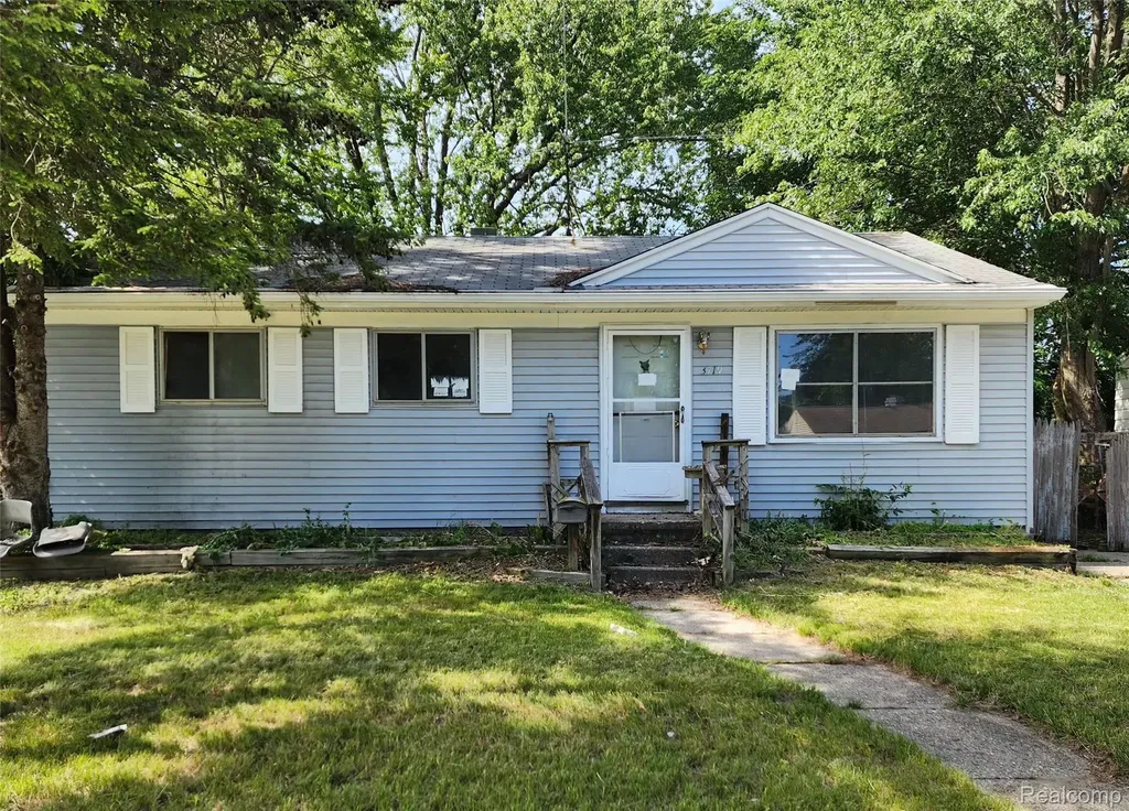 3719 Toepfer Road Warren City MI 48091