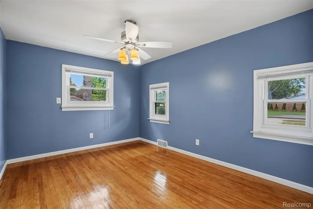 36273 Margareta Street Livonia City MI 48152