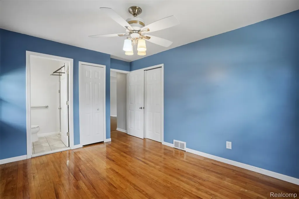 36273 Margareta Street Livonia City MI 48152