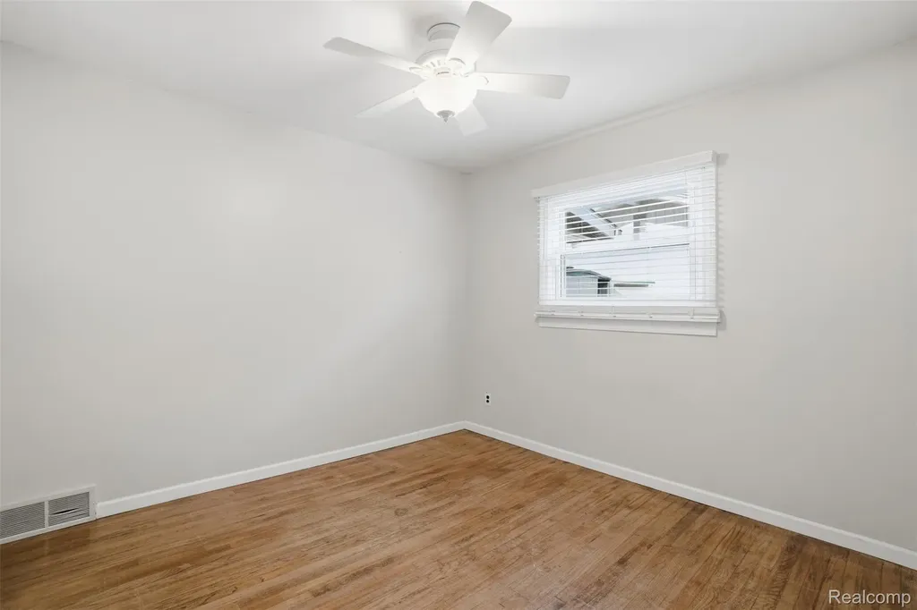 36273 Margareta Street Livonia City MI 48152