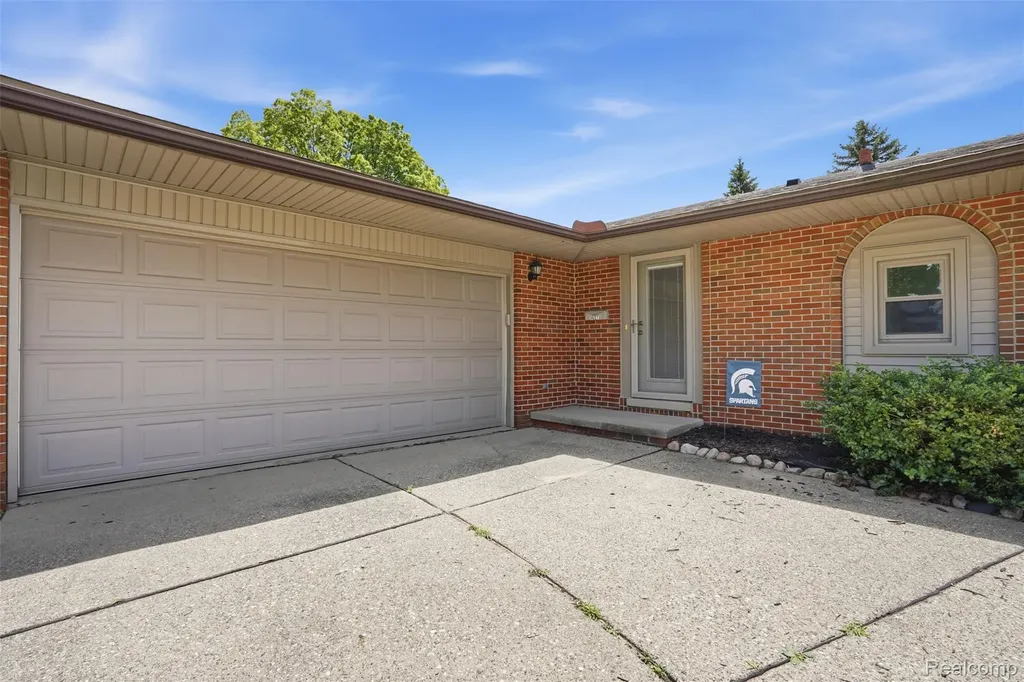 36273 Margareta Street Livonia City MI 48152