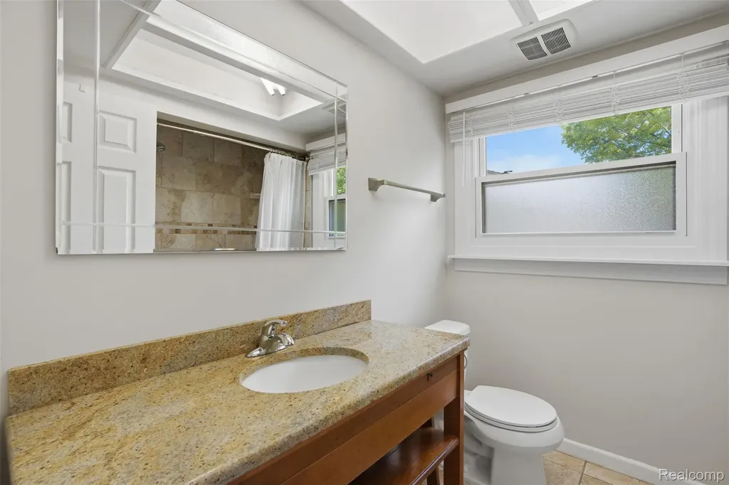 36273 Margareta Street Livonia City MI 48152