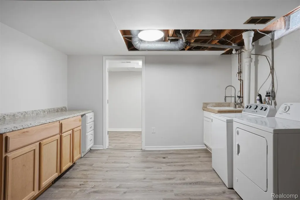 36273 Margareta Street Livonia City MI 48152