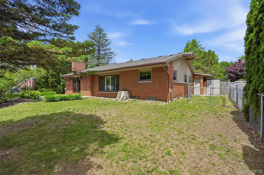 36273 Margareta Street Livonia City MI 48152