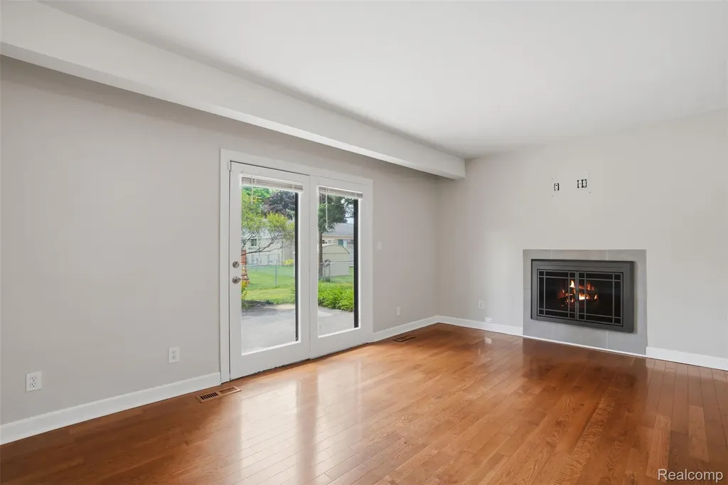 36273 Margareta Street Livonia City MI 48152