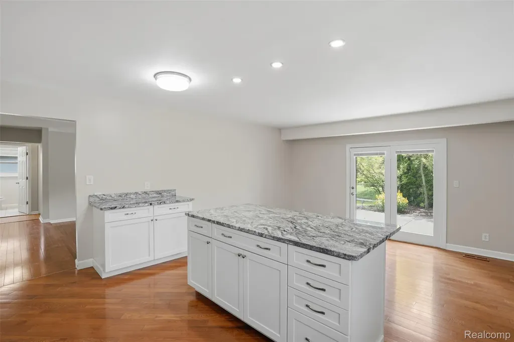 36273 Margareta Street Livonia City MI 48152