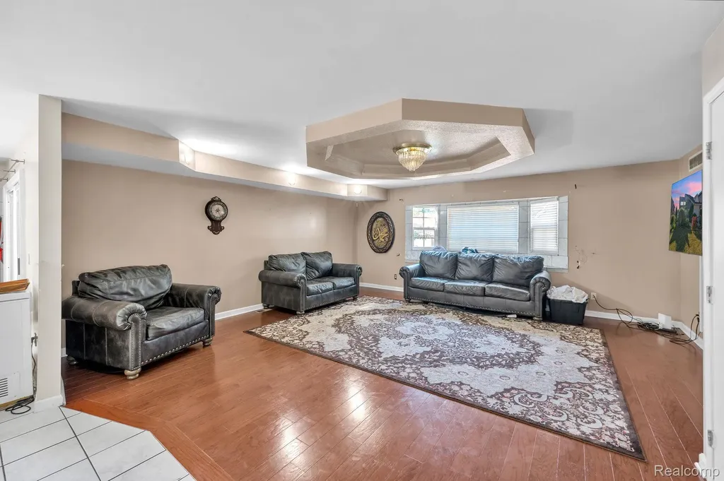 7511 Orchard Avenue Dearborn City MI 48126