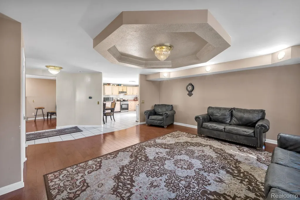 7511 Orchard Avenue Dearborn City MI 48126